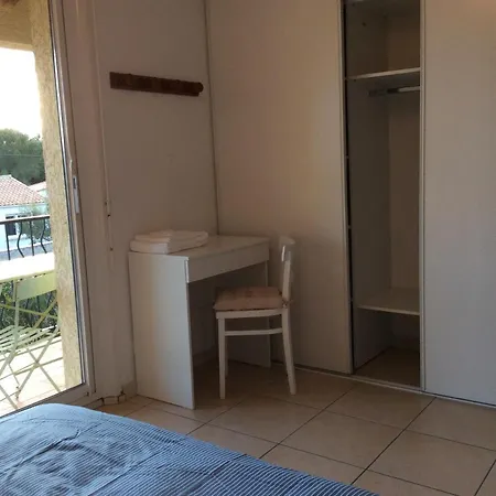 Marseillan, Entre Port Et Plage Bed & Breakfast